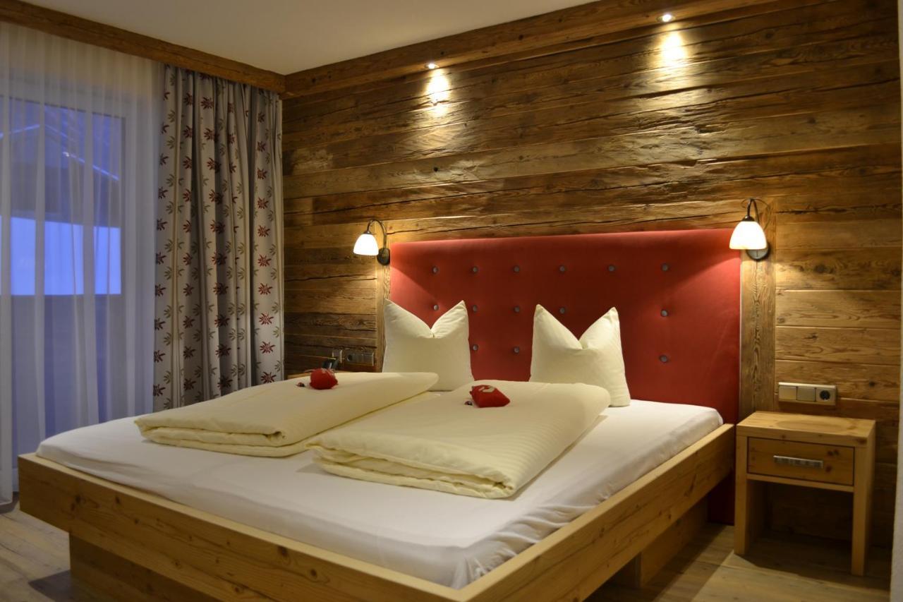 Pension Alpenperle Holzgau Bagian luar foto