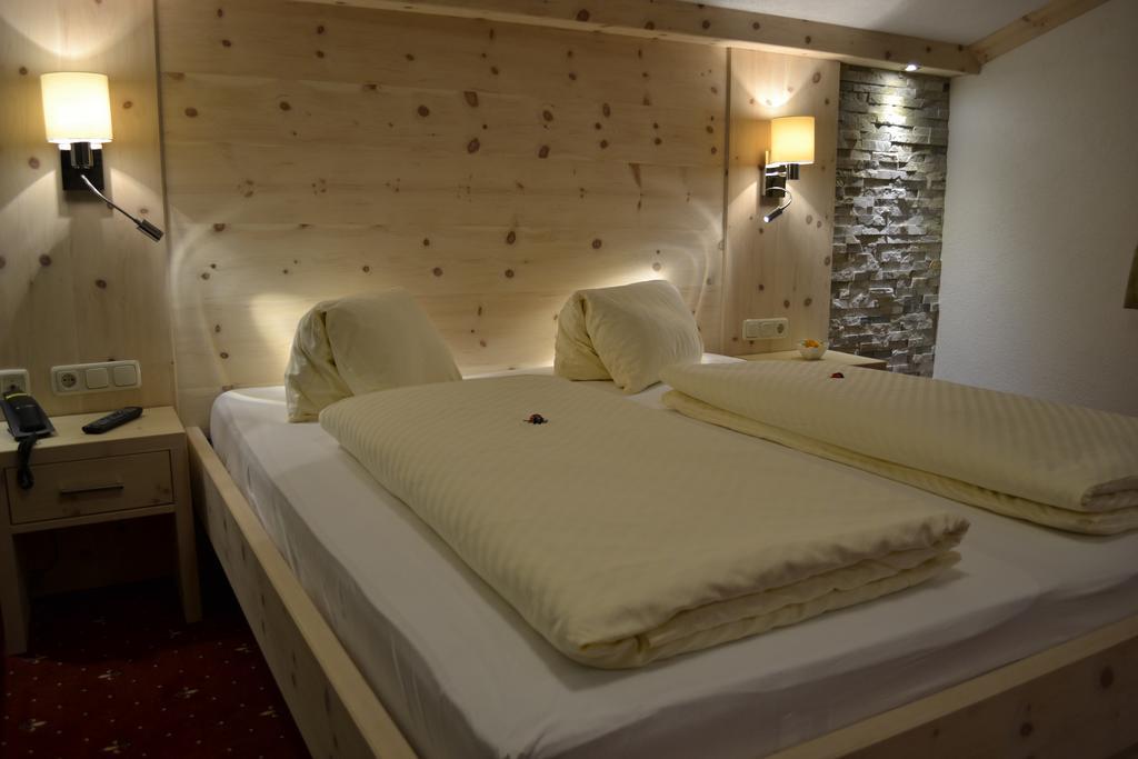 Pension Alpenperle Holzgau Bagian luar foto