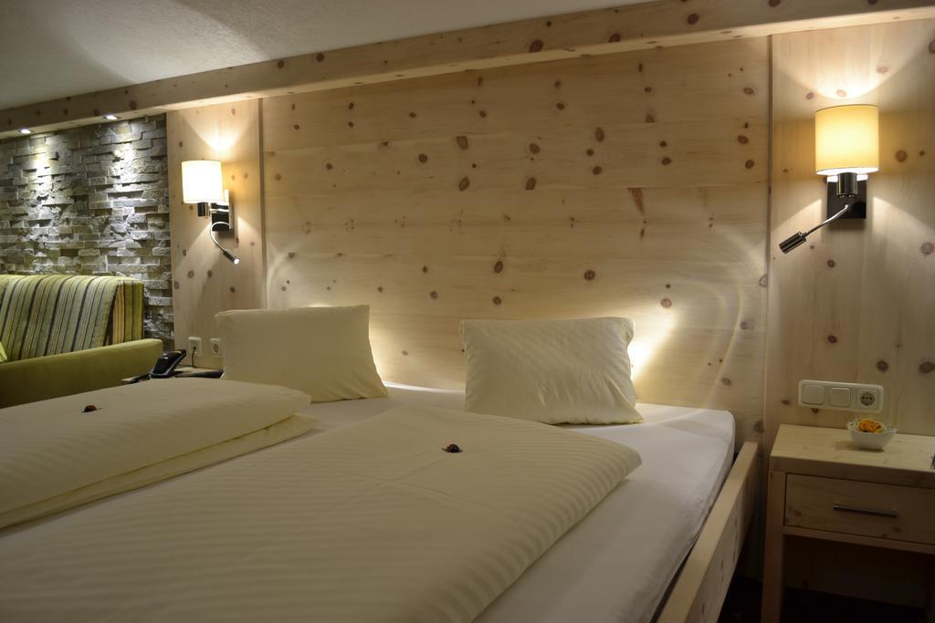 Pension Alpenperle Holzgau Bagian luar foto