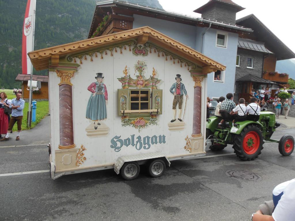 Pension Alpenperle Holzgau Bagian luar foto