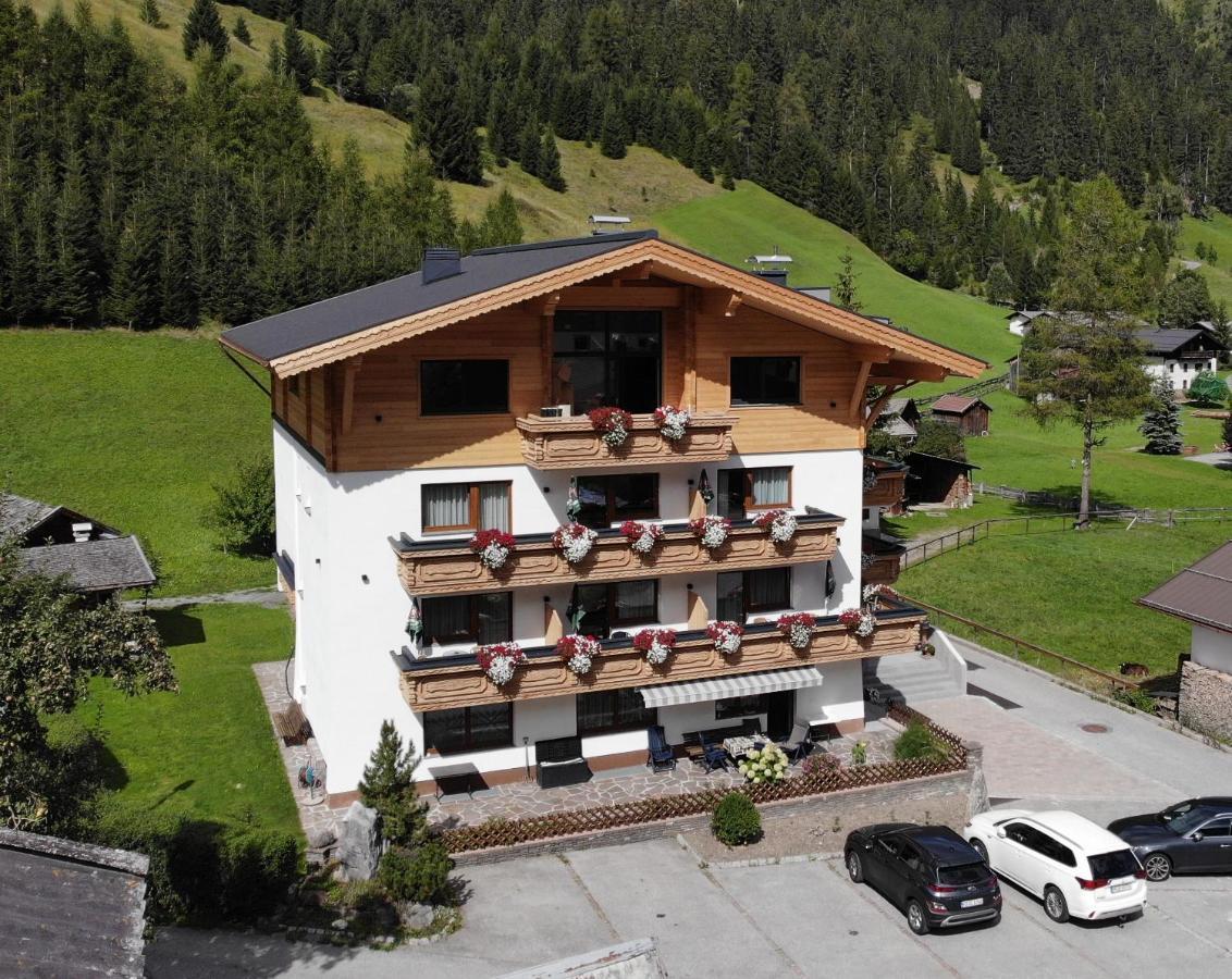 Pension Alpenperle Holzgau Bagian luar foto