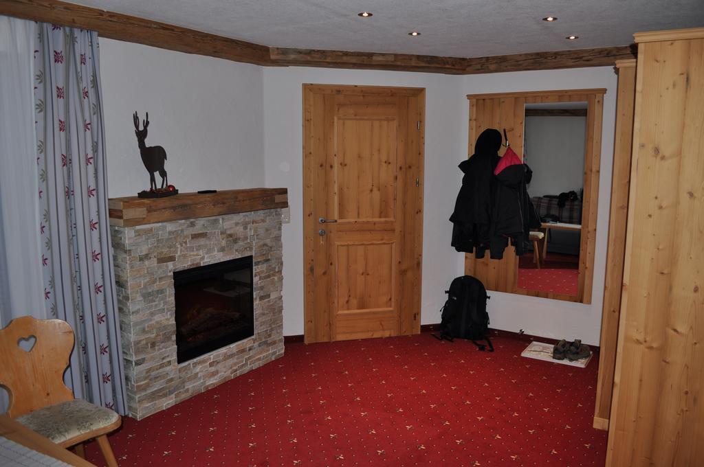 Pension Alpenperle Holzgau Bagian luar foto