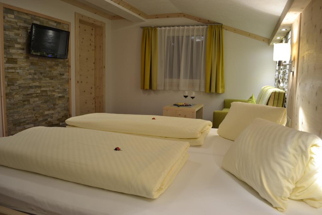 Pension Alpenperle Holzgau Bagian luar foto