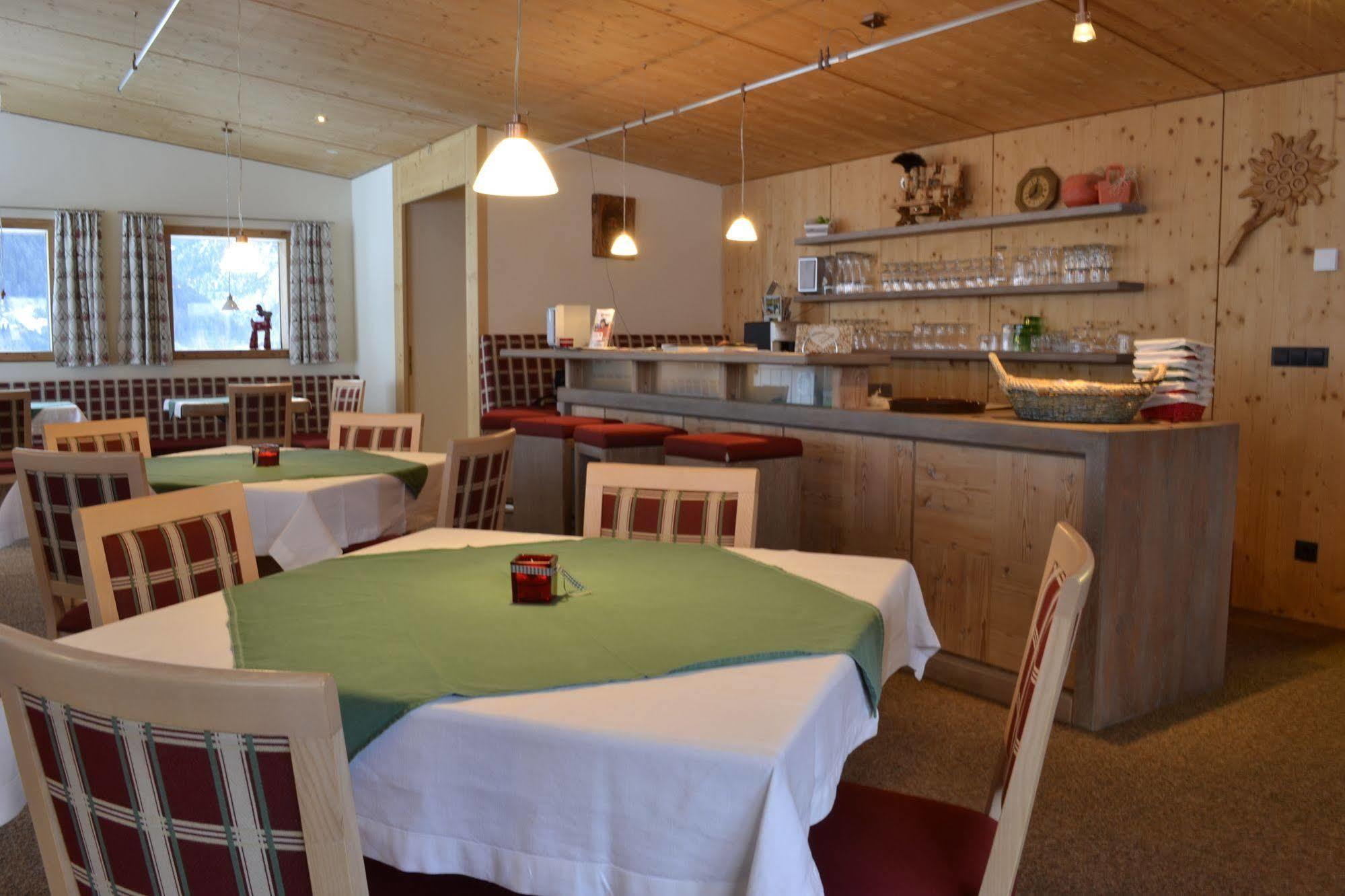 Pension Alpenperle Holzgau Bagian luar foto